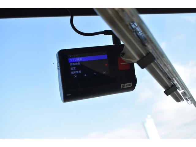 ダイナトラック フルジャストロー　折り畳み式垂直パワーゲート　ＡＴ　ドライブレコーダー　ＥＴＣ　積載２０００ｋｇ　車両総重量４９８５ｋｇ　揚力６００ｋｇ　三方開（8枚目）