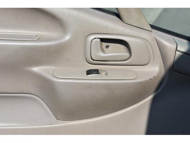 ダイナトラック ロングフルジャストロー　４ＷＤ　　積載１２５０ｋｇ　ＡＴ　車両総重量３２２５ｋｇ　普通免許　ＥＴＣ　荷台長さ３０６ｃｍ　幅１６０ｃｍ　高さ３８ｃｍ（8枚目）