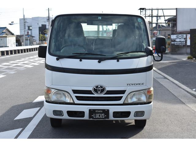 トヨエース Ｗキャブロングジャストロー　積載１２５０ｋｇ　ＭＴ　車両総重量３３２０ｋｇ　リアヒーター　ＥＴＣ　フロントフォグランプ　荷台長さ２１０ｃｍ　幅１６０ｃｍ　高さ３８ｃｍ（3枚目）