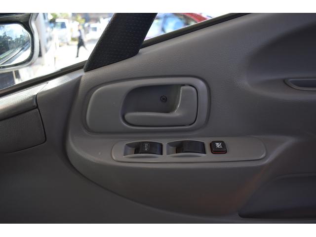 トヨエース 　積載２０００ｋｇ　ＡＴ　車両総重量４４５５ｋｇ　ＥＴＣ　横滑り防止装置　アイドリングストップ　荷台長さ３０７ｃｍ　幅１６０ｃｍ　高さ３８ｃｍ（7枚目）