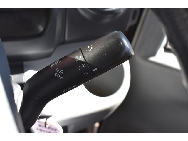 トヨエース 　積載２０００ｋｇ　ＡＴ　車両総重量４４５５ｋｇ　ＥＴＣ　横滑り防止装置　アイドリングストップ　荷台長さ３０７ｃｍ　幅１６０ｃｍ　高さ３８ｃｍ（10枚目）