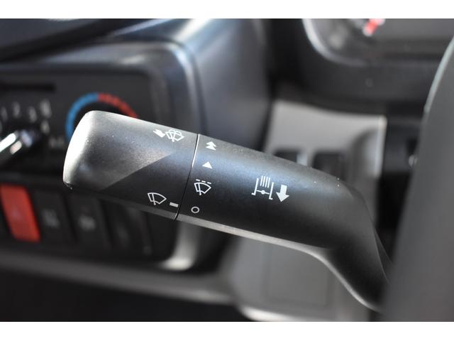 トヨエース 　積載２０００ｋｇ　ＡＴ　車両総重量４４５５ｋｇ　ＥＴＣ　横滑り防止装置　アイドリングストップ　荷台長さ３０７ｃｍ　幅１６０ｃｍ　高さ３８ｃｍ（11枚目）