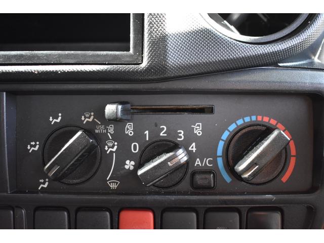 トヨエース 　積載２０００ｋｇ　ＡＴ　車両総重量４４５５ｋｇ　ＥＴＣ　横滑り防止装置　アイドリングストップ　荷台長さ３０７ｃｍ　幅１６０ｃｍ　高さ３８ｃｍ（13枚目）