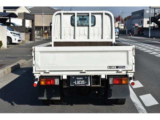 トヨエース 　積載２０００ｋｇ　ＡＴ　車両総重量４４５５ｋｇ　ＥＴＣ　横滑り防止装置　アイドリングストップ　荷台長さ３０７ｃｍ　幅１６０ｃｍ　高さ３８ｃｍ（29枚目）