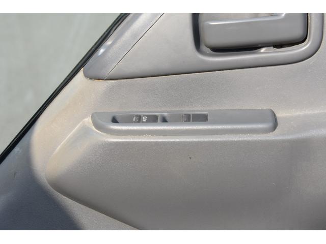 エルフトラック フルフラットロー 積載2000kg 車両総重量4495kg 垂直式パワーゲート ETC 極東PG 電格ミラー アイドリングストップ フォグランプ装備(7枚目)