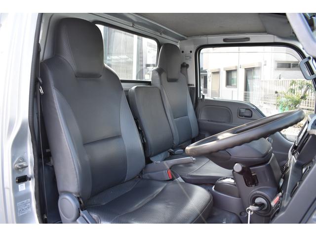 エルフトラック フルフラットロー 積載2000kg 車両総重量4495kg 垂直式パワーゲート ETC 極東PG 電格ミラー アイドリングストップ フォグランプ装備(8枚目)