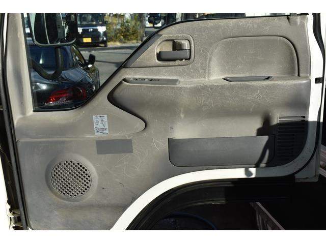 エルフトラック フルフラットローダンプ 積載3000kg 車両総重量6085kg AT コボレーン付き 極東 荷台長さ304cm 幅159cm 高さ37cm 準中型免許(6枚目)