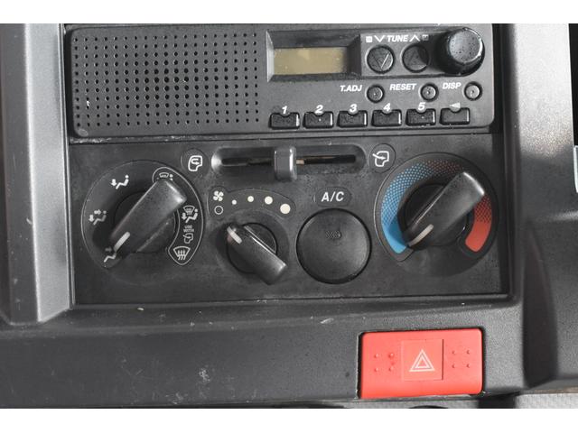 エルフトラック フルフラットローダンプ 積載3000kg 車両総重量6085kg AT コボレーン付き 極東 荷台長さ304cm 幅159cm 高さ37cm 準中型免許(13枚目)