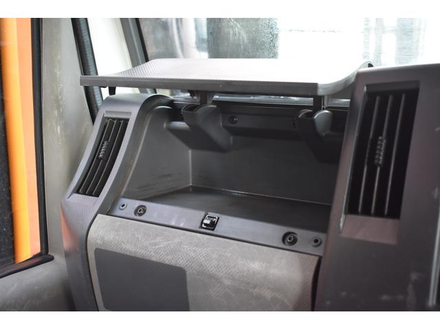 エルフトラック フルフラットローダンプ 積載3000kg 車両総重量6085kg AT コボレーン付き 極東 荷台長さ304cm 幅159cm 高さ37cm 準中型免許(17枚目)