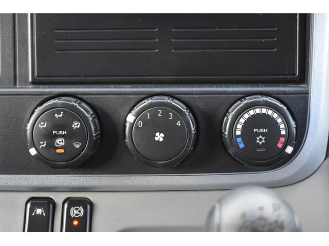 キャンター ロング全低床　積載１５００ｋｇ　ＡＴ　車両総重量３８４５ｋｇ　電格ミラー　荷台ステンレス　坂道発進補助　レーンアシスト　アイドリングストップ　ＥＴＣ（22枚目）