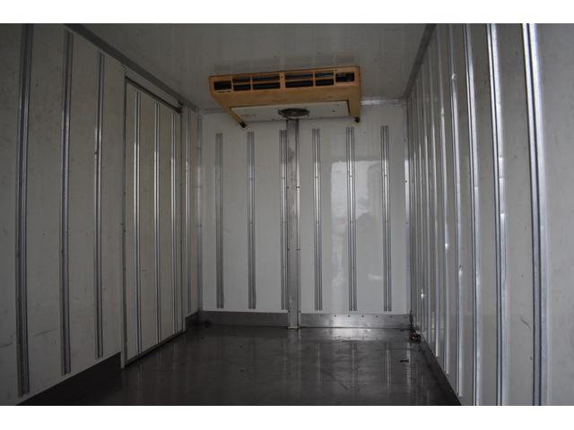 タイタンダッシュ 　冷凍冷蔵車　積載１５００ｋｇ　ＡＴ　車両総重量３４９５ｋｇ　バックカメラ装備　ＥＴＣ　新免許対応　荷台長さ２９４ｃｍ　幅１５８ｃｍ　高さ１６４ｃｍ（24枚目）