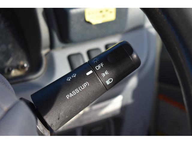 キャンター 全低床　積載２０００ｋｇ　荷台鉄板架装　ＡＴ　ＥＴＣ　車両総重量４３４５ｋｇ　ロープ穴　長さ４６９ｃｍ　幅１６９ｃｍ　高さ１９９ｃｍ　ダブルタイヤ（12枚目）