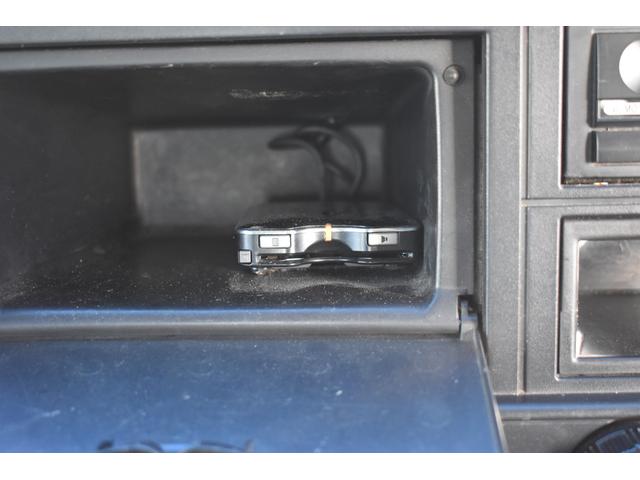 キャンター 全低床　積載２０００ｋｇ　荷台鉄板架装　ＡＴ　ＥＴＣ　車両総重量４３４５ｋｇ　ロープ穴　長さ４６９ｃｍ　幅１６９ｃｍ　高さ１９９ｃｍ　ダブルタイヤ（18枚目）