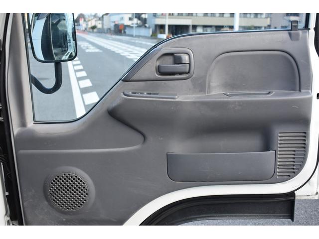 エルフトラック フルフラットロー 積載2000kg MT 車両総重量4265kg オンダッシュナビ フォグランプ 坂道発進補助装置 電格ミラー アイドリングストップ(6枚目)