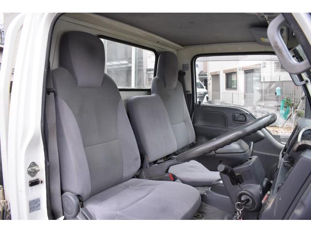 タイタントラック フルワイドロー　積載１５００ｋｇ　ＡＴ　車両総重量３８４５ｋｇ　ＥＴＣ　電格ミラー　社外ナビ　アイドリングストップ　荷台鉄板　助手席エアバック（7枚目）