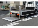 フルフラットロー 積載2000kg 車両総重量4495kg 垂直式パワーゲート ETC 極東PG 電格ミラー アイドリングストップ フォグランプ装備(35枚目)