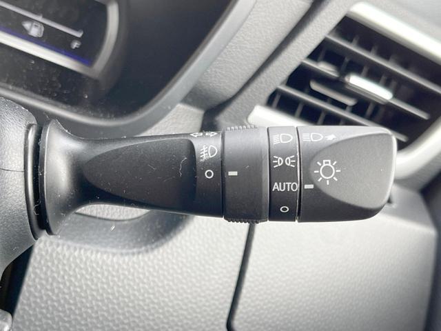 ルーミー カスタムＧ　純正ナビ　両側電動スライドドア　スマートアシスト３　クルーズコントロール　バックカメラ　ＥＴＣ　Ｂｌｕｅｔｏｏｔｈ　ＬＥＤヘッド＆ＬＥＤフォグライト　純正１４インチアルミホイール（30枚目）