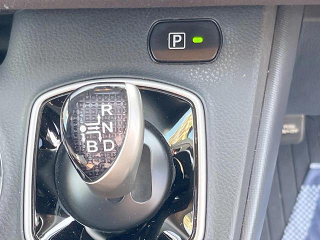 ヴォクシー ハイブリッドV モデリスタフルエアロ 純正ナビ 両側電動スライドドア セーフティセンスC クルーズコントロール バックカメラ ETC Bluetooth LEDヘッドライト 純正15インチアルミホイール(21枚目)