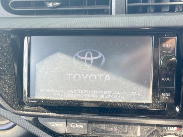 アクア S 純正ナビ バックカメラ 禁煙車 ETC Bluetooth スマートキー オートライト バニティーミラー シートリフター ヘッドライトレベライザー リアプライバシーガラス リアワイパー(3枚目)