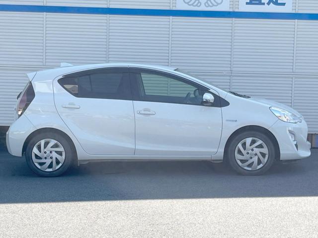 アクア S 純正ナビ バックカメラ 禁煙車 ETC Bluetooth スマートキー オートライト バニティーミラー シートリフター ヘッドライトレベライザー リアプライバシーガラス リアワイパー(40枚目)