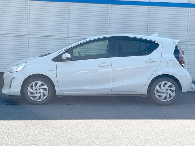 アクア S 純正ナビ バックカメラ 禁煙車 ETC Bluetooth スマートキー オートライト バニティーミラー シートリフター ヘッドライトレベライザー リアプライバシーガラス リアワイパー(42枚目)