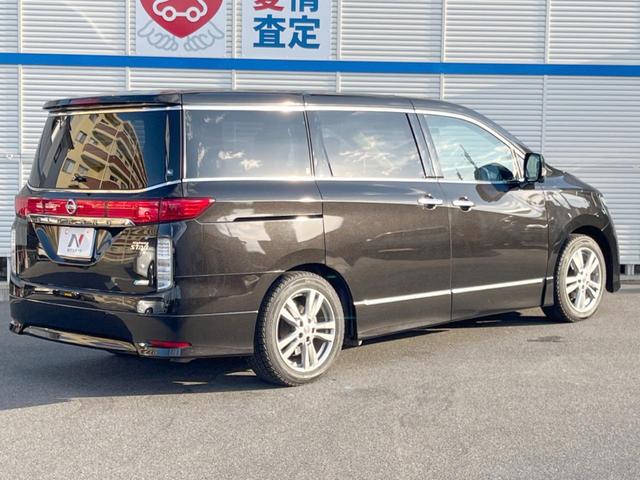 エルグランド ３５０ハイウェイスター　ＢＯＳＥサウンドスピーカー　サンルーフ　純正メーカーナビ　リアエンターテイメントシステム　両側電動スライドドア　アラウンドビューモニター　ＥＴＣ　ＨＩＤヘッドライト　純正１８インチアルミホイール（17枚目）