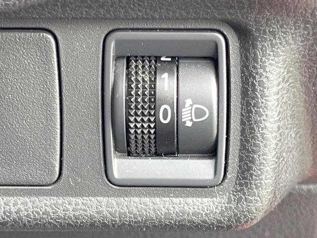 ノート メダリスト　純正ナビ　アラウンドビューモニター　ＥＴＣ　インテリジェントキー　プッシュエンジンスターター　ハーフレザーシート　オートライト　オートエアコン　アイドリングストップ（29枚目）