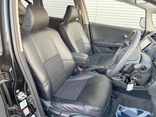 フィット RS 純正ナビ バックカメラ ETC HIDヘッドライト 純正16インチアルミホイール パドルシフト リモコンキー 革巻きステアリング バニティミラー セキュリティアラーム(8枚目)