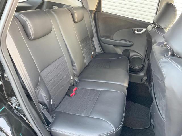 フィット RS 純正ナビ バックカメラ ETC HIDヘッドライト 純正16インチアルミホイール パドルシフト リモコンキー 革巻きステアリング バニティミラー セキュリティアラーム(9枚目)