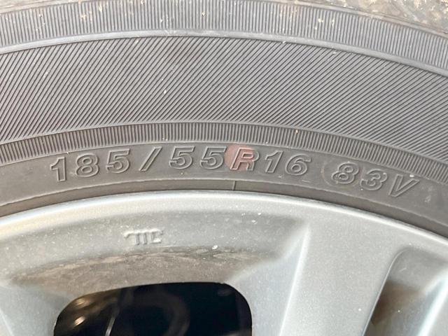 フィット RS 純正ナビ バックカメラ ETC HIDヘッドライト 純正16インチアルミホイール パドルシフト リモコンキー 革巻きステアリング バニティミラー セキュリティアラーム(45枚目)