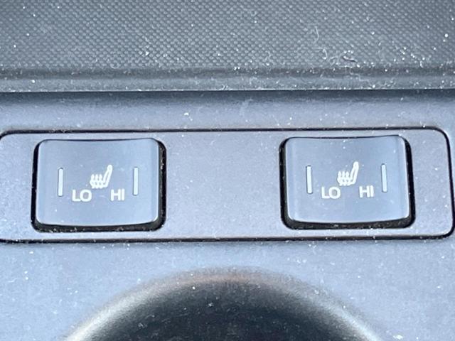 プリウス Ｓツーリングセレクション　純正ナビ　プリクラッシュセーフティ　レーダークルーズコントロール　バックカメラ　ＥＴＣ　Ｂｌｕｅｔｏｏｔｈ　ＬＥＤヘッド＆ＬＥＤフォグライト　純正１７インチアルミホイール（7枚目）