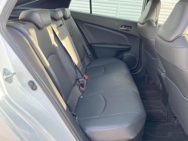 プリウス Ｓツーリングセレクション　純正ナビ　プリクラッシュセーフティ　レーダークルーズコントロール　バックカメラ　ＥＴＣ　Ｂｌｕｅｔｏｏｔｈ　ＬＥＤヘッド＆ＬＥＤフォグライト　純正１７インチアルミホイール（9枚目）