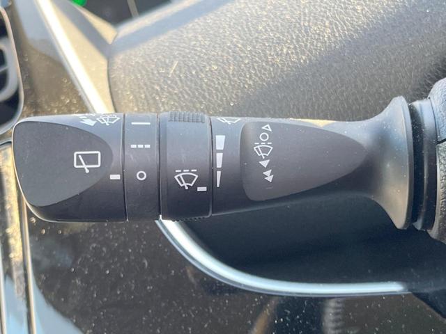 プリウス Ｓツーリングセレクション　純正ナビ　プリクラッシュセーフティ　レーダークルーズコントロール　バックカメラ　ＥＴＣ　Ｂｌｕｅｔｏｏｔｈ　ＬＥＤヘッド＆ＬＥＤフォグライト　純正１７インチアルミホイール（29枚目）
