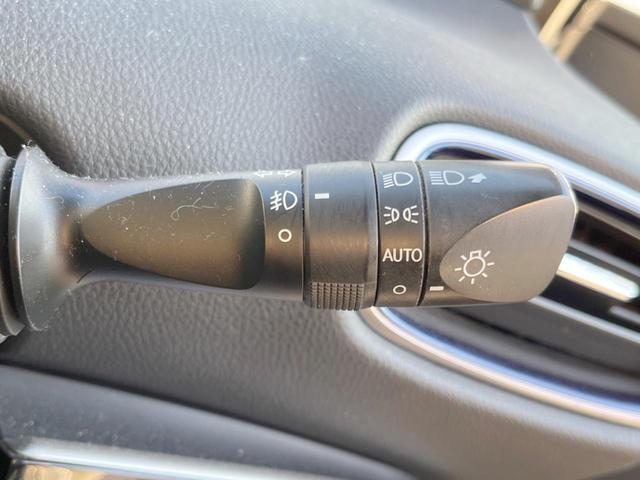 プリウス Ｓツーリングセレクション　純正ナビ　プリクラッシュセーフティ　レーダークルーズコントロール　バックカメラ　ＥＴＣ　Ｂｌｕｅｔｏｏｔｈ　ＬＥＤヘッド＆ＬＥＤフォグライト　純正１７インチアルミホイール（30枚目）