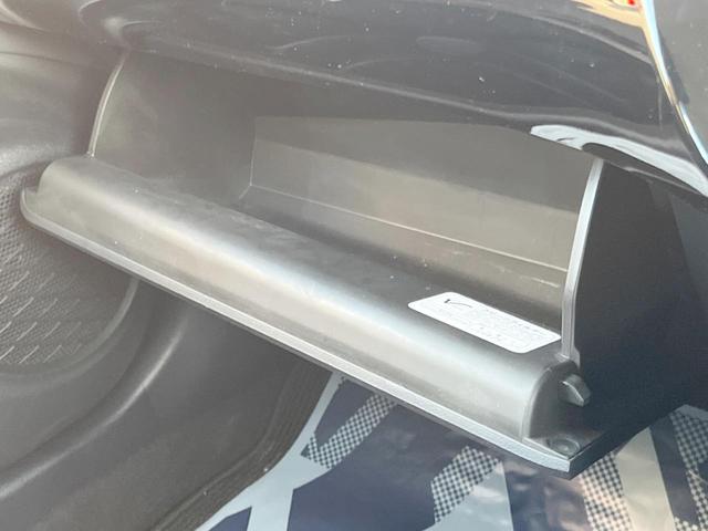 プリウス Ｓツーリングセレクション　純正ナビ　プリクラッシュセーフティ　レーダークルーズコントロール　バックカメラ　ＥＴＣ　Ｂｌｕｅｔｏｏｔｈ　ＬＥＤヘッド＆ＬＥＤフォグライト　純正１７インチアルミホイール（38枚目）