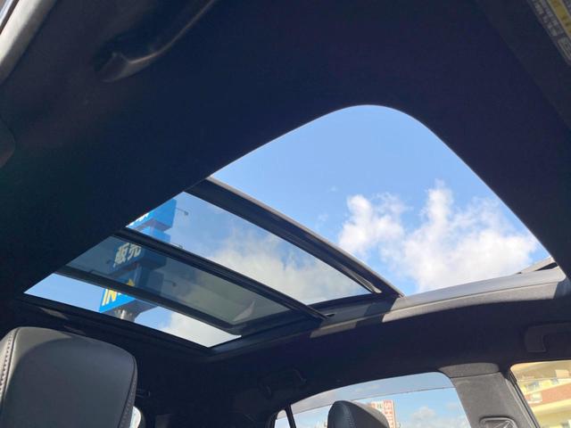 ハリアー プレミアム　スタイルモーヴ　ムーンルーフ　純正９インチナビ　パワーバックドア　クルーズコントロール　バックカメラ　ＥＴＣ　Ｂｌｕｅｔｏｏｔｈ　ＬＥＤヘッド＆ＬＥＤフォグライト　純正１８インチアルミホイール（3枚目）