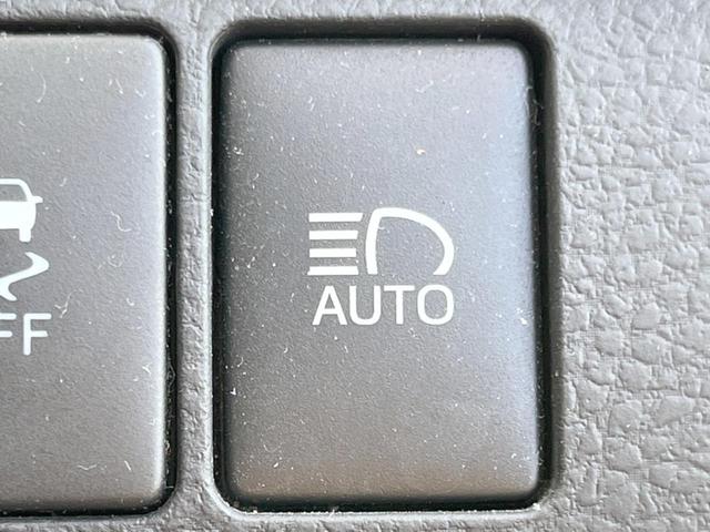 ハリアー プレミアム　スタイルモーヴ　ムーンルーフ　純正９インチナビ　パワーバックドア　クルーズコントロール　バックカメラ　ＥＴＣ　Ｂｌｕｅｔｏｏｔｈ　ＬＥＤヘッド＆ＬＥＤフォグライト　純正１８インチアルミホイール（33枚目）