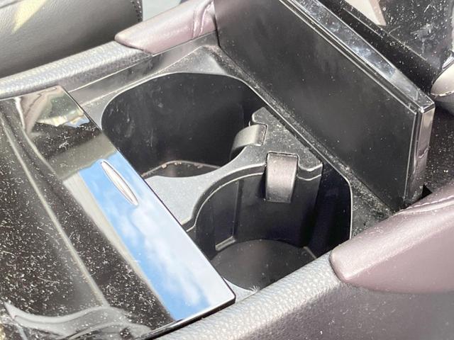 ハリアー プレミアム　スタイルモーヴ　ムーンルーフ　純正９インチナビ　パワーバックドア　クルーズコントロール　バックカメラ　ＥＴＣ　Ｂｌｕｅｔｏｏｔｈ　ＬＥＤヘッド＆ＬＥＤフォグライト　純正１８インチアルミホイール（37枚目）