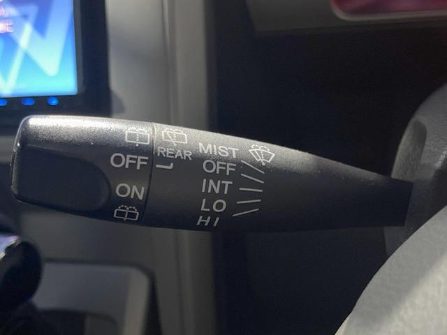 ゼストスパーク Ｗターボ　ケンウッドナビ　バックカメラ　ＥＴＣ　ＨＩＤヘッドライト　純正１４インチアルミホイール　スマートキーシステム　革巻きステアリング　オートエアコン　バニティミラー　プライバシーガラス（25枚目）