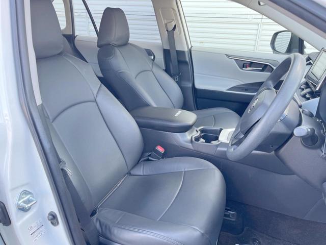 ＲＡＶ４ Ｘ　純正ナビ　セーフティセンス　レーダークルーズコントロール　ブラインドスポットモニター　ＥＴＣ　Ｂｌｕｅｔｏｏｔｈ　ＬＥＤヘッドライト　純正１７インチアルミホイール　スマートキー（8枚目）