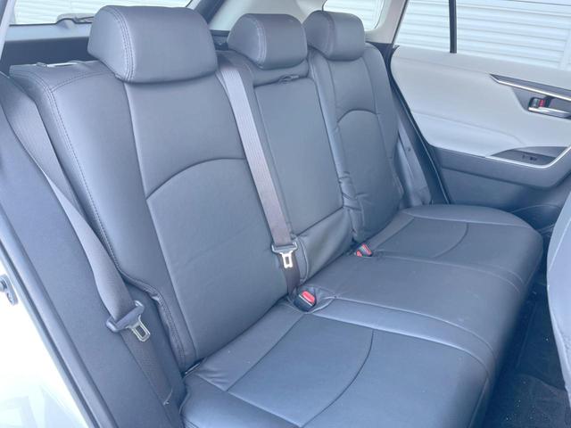 ＲＡＶ４ Ｘ　純正ナビ　セーフティセンス　レーダークルーズコントロール　ブラインドスポットモニター　ＥＴＣ　Ｂｌｕｅｔｏｏｔｈ　ＬＥＤヘッドライト　純正１７インチアルミホイール　スマートキー（9枚目）