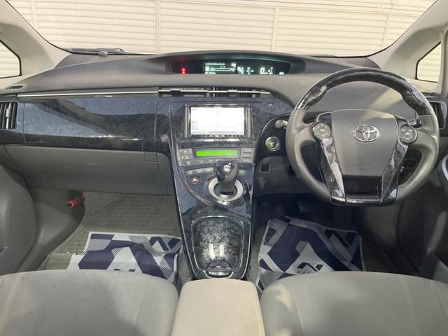 プリウス Ｓ　カロッツェリアナビ　クルーズコントロール　ＥＴＣ　Ｂｌｕｅｔｏｏｔｈ　純正１５インチアルミホイール　オートライト　オートエアコン　スマートエントリー　バニティミラー　フロントフォグ（2枚目）