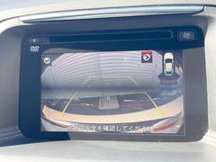 【バックカメラ】駐車時に後方がリアルタイム映像で確認できます。大型商業施設や立体駐車場での駐車時や、夜間のバック時に大活躍！運転スキルに関わらず、今や必須となった装備のひとつです！ 4