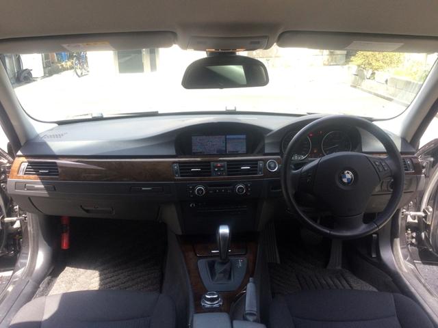 ３シリーズ ３２５ｉ　純正ＢＭＷ　ｉＤｒｉｖｅ／ＨＤＤナビゲーション／ＣＤ／ＤＶＤ／カラーバックモニター／バックミラー一体型ＥＴＣ■スマートキー×２■純正ＨＩＤ（バイキセノンヘッドライト）■純正１６インチアルミホイール（14枚目）