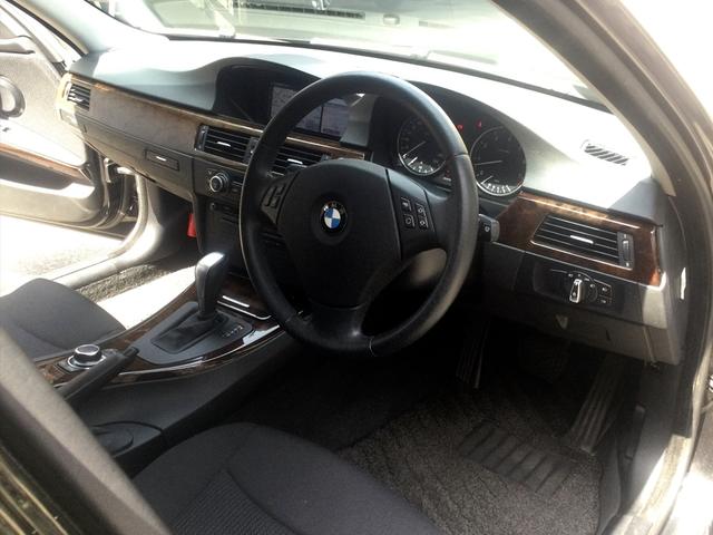 ３シリーズ ３２５ｉ　純正ＢＭＷ　ｉＤｒｉｖｅ／ＨＤＤナビゲーション／ＣＤ／ＤＶＤ／カラーバックモニター／バックミラー一体型ＥＴＣ■スマートキー×２■純正ＨＩＤ（バイキセノンヘッドライト）■純正１６インチアルミホイール（67枚目）