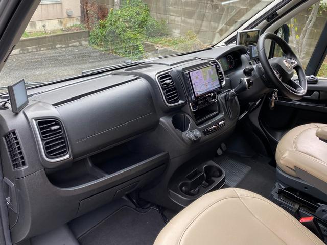 デュカト 　アドリア　マトリックス・スプリーム　６７０ＳＬ　９速ＡＴ右Ｈ　ＬａｃＰＫＧ　　家庭用エアコン　サーキュレーター　電動ダウンベット　床壁暖房　シャワールーム　サブバッテリー　ソーラーパネル　インバーター（31枚目）