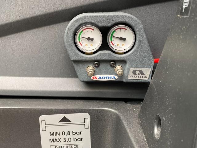 デュカト 　アドリア　マトリックス・スプリーム　６７０ＳＬ　９速ＡＴ右Ｈ　ＬａｃＰＫＧ　　家庭用エアコン　サーキュレーター　電動ダウンベット　床壁暖房　シャワールーム　サブバッテリー　ソーラーパネル　インバーター（33枚目）