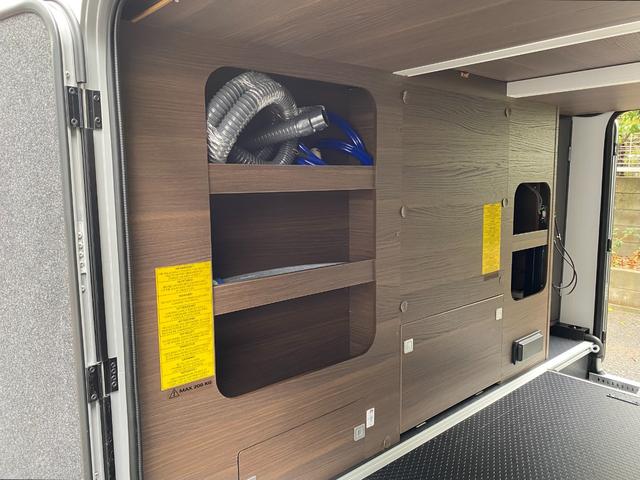 デュカト 　アドリア　マトリックス・スプリーム　６７０ＳＬ　９速ＡＴ右Ｈ　ＬａｃＰＫＧ　　家庭用エアコン　サーキュレーター　電動ダウンベット　床壁暖房　シャワールーム　サブバッテリー　ソーラーパネル　インバーター（64枚目）