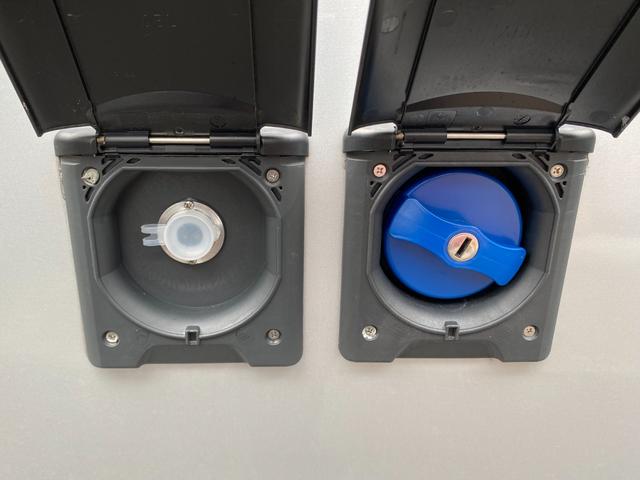 デュカト 　アドリア　マトリックス・スプリーム　６７０ＳＬ　９速ＡＴ右Ｈ　ＬａｃＰＫＧ　　家庭用エアコン　サーキュレーター　電動ダウンベット　床壁暖房　シャワールーム　サブバッテリー　ソーラーパネル　インバーター（78枚目）