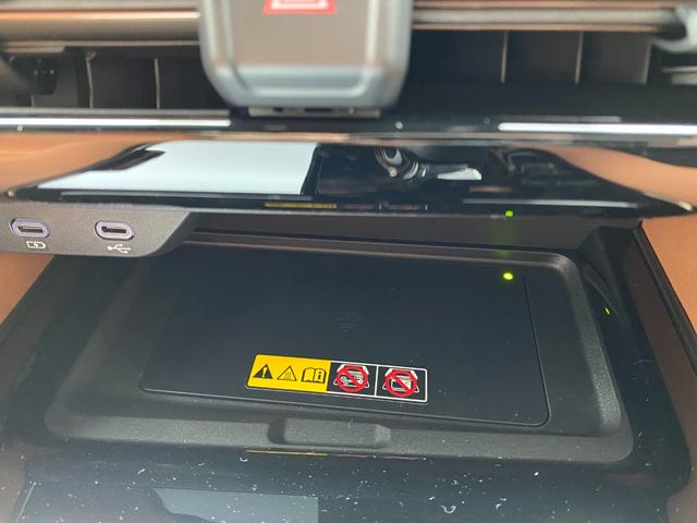 ヴェルファイア Ｚ　プレミア　Ｚプレミア　改良モデル　内装ブラウン　１３．２後席モニター　ユニバーサルステップ　左右独立ムーンルーフ　パノラミックビューモニター　デジタルインナーミラー　ブラインドスポットモニター　両側電動スライド（23枚目）